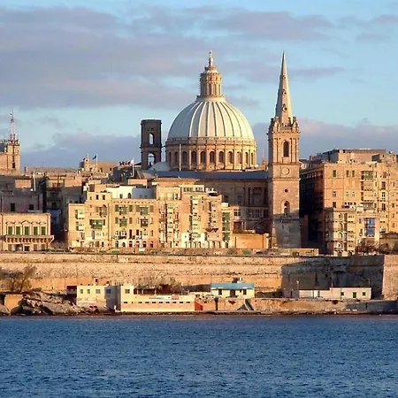 Tigne * Sliema